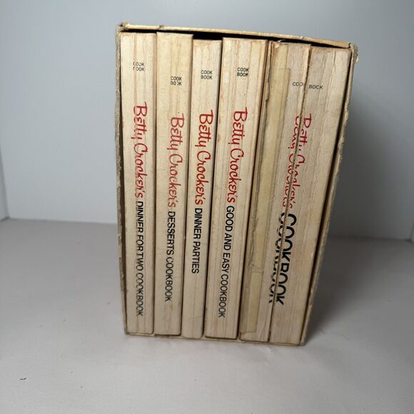 Vintage Betty Crocker 5 Cook Book Set Special Edition Recipes 1970s‎ - Picture 2 of 9